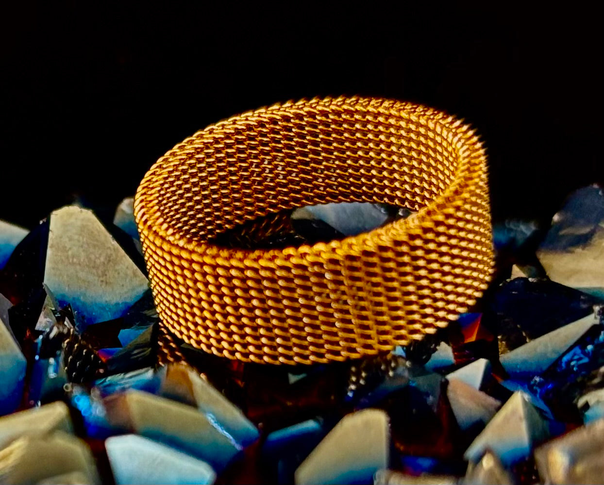 Anillo de malla de acero inoxidable unisex – Banda flexible y moderna en tonos negro, oro rosa y plata