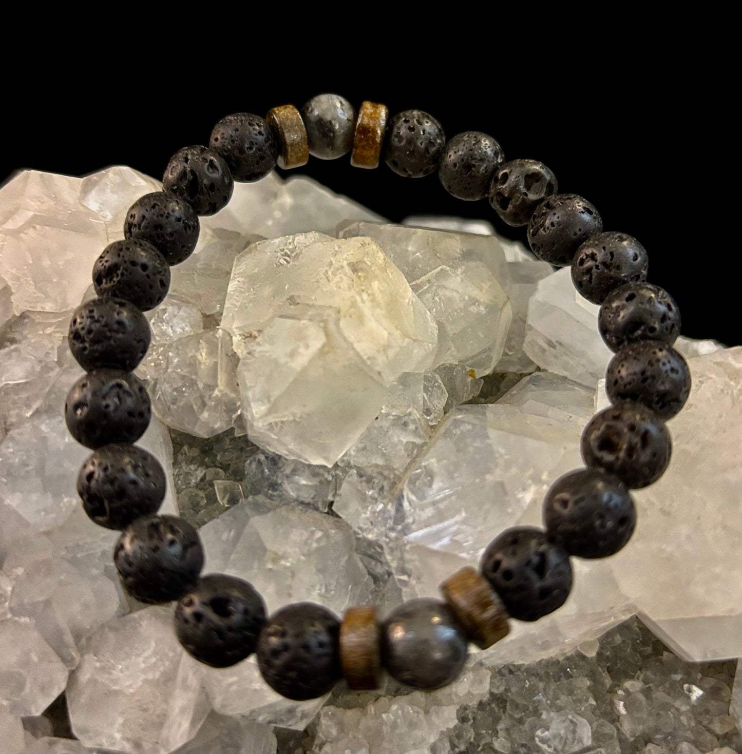Pulsera de roca de lava y piedra negra para hombre – Piedras decorativas naturales azules, grises o marrones | Muñeca mediana-grande