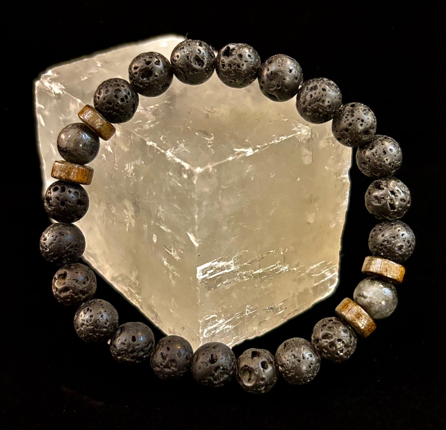 Pulsera de roca de lava y piedra negra para hombre – Piedras decorativas naturales azules, grises o marrones | Muñeca mediana-grande