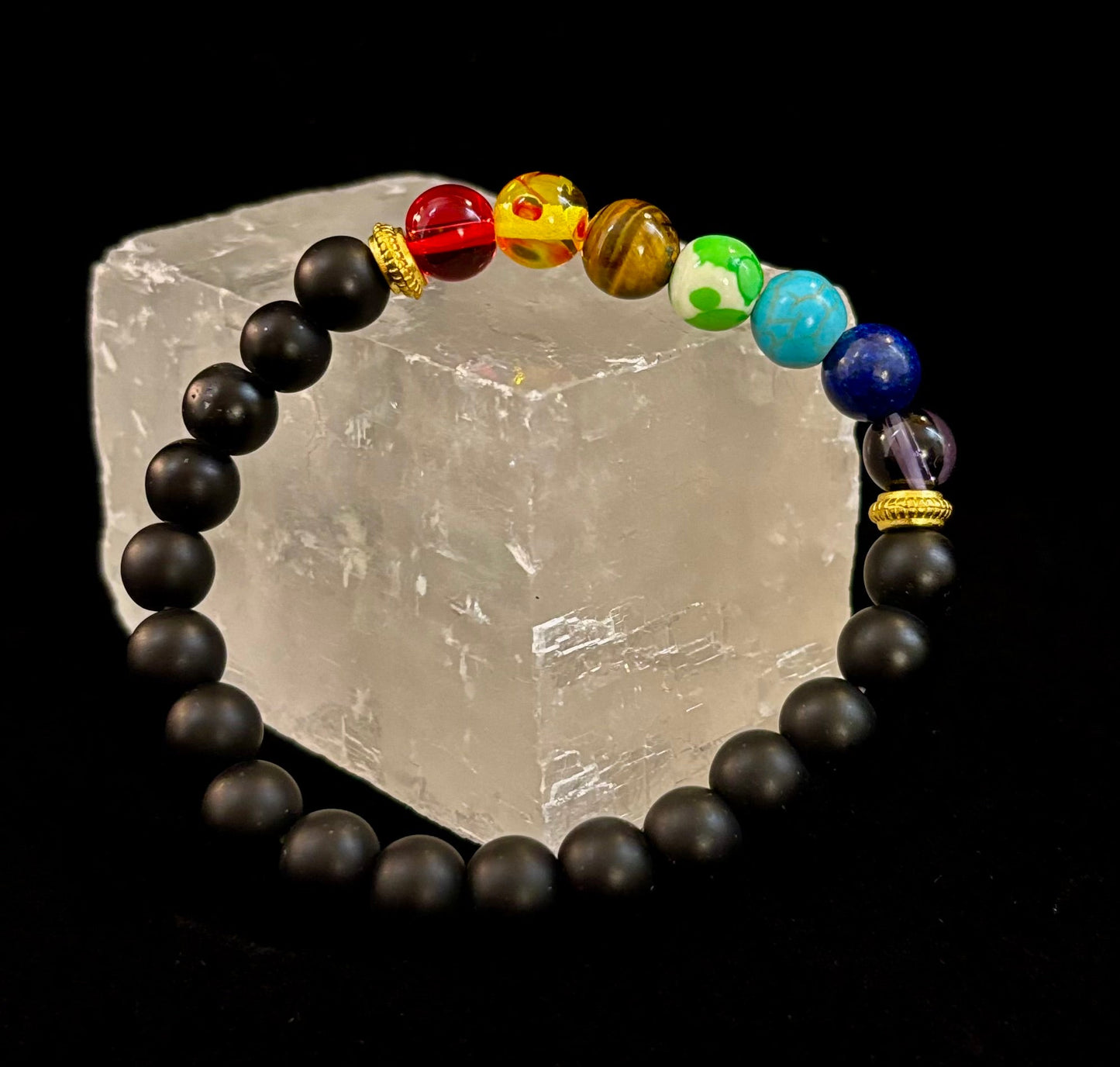 Pulsera de equilibrio y protección con infusión de Reiki, 7 chakras y ónix negro (muñeca mediana)