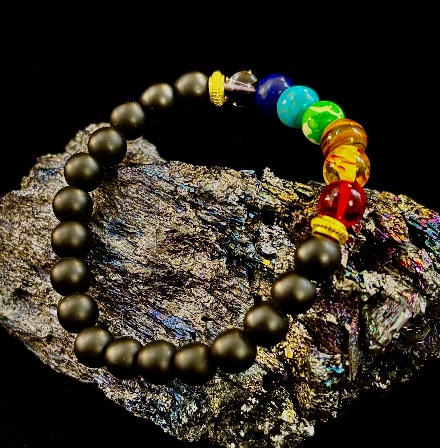 Pulsera de equilibrio y protección con infusión de Reiki, 7 chakras y ónix negro (muñeca mediana)