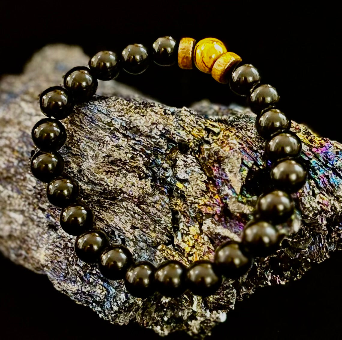 Pulsera de roca de lava y piedra negra para hombre – Piedras decorativas naturales azules, grises o marrones | Muñeca mediana-grande