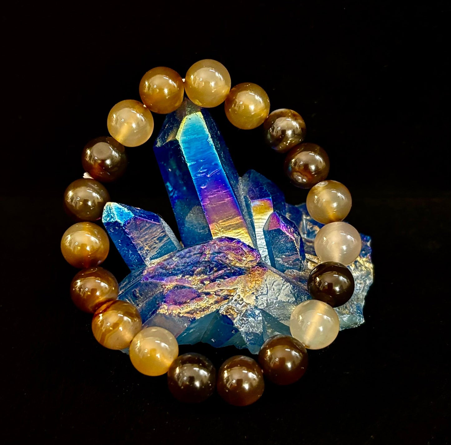 Pulsera Energética de Ágata Rayada Café – Infundida con Reiki | 8mm o 10mm (Muñecas Medianas)