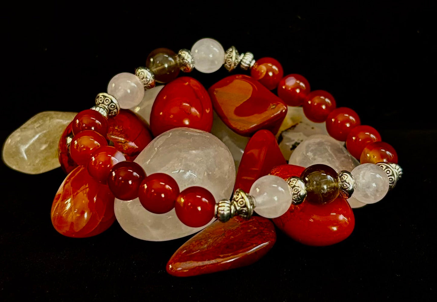 Pulsera con intención de apoyo para el duelo y la pérdida – Cornalina, cuarzo rosa y cuarzo ahumado con reiki