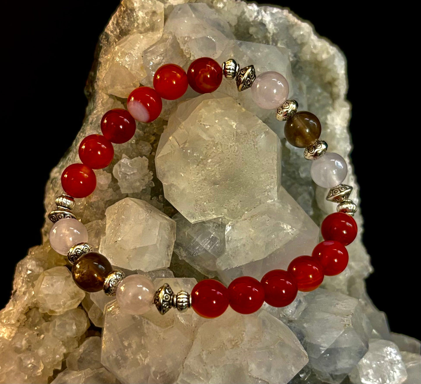 Pulsera con intención de apoyo para el duelo y la pérdida – Cornalina, cuarzo rosa y cuarzo ahumado con reiki