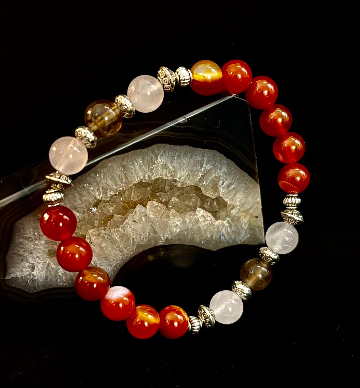 Pulsera con intención de apoyo para el duelo y la pérdida – Cornalina, cuarzo rosa y cuarzo ahumado con reiki