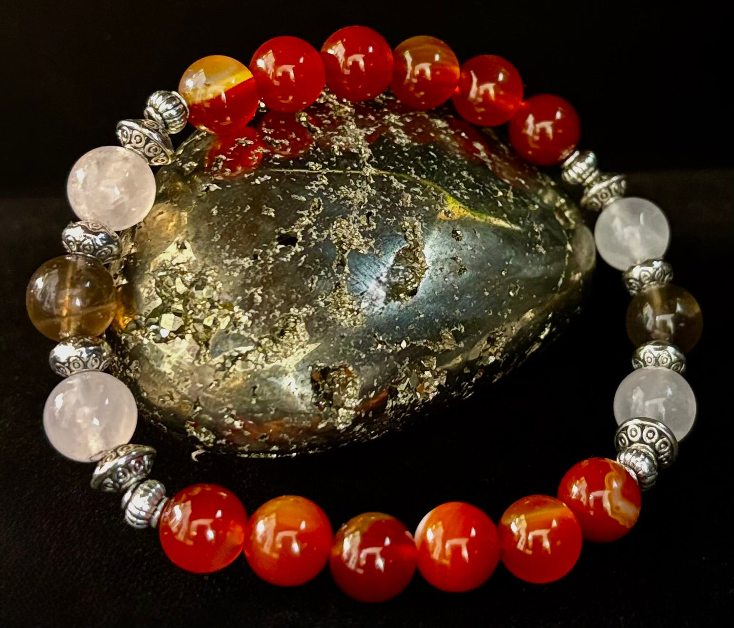 Pulsera con intención de apoyo para el duelo y la pérdida – Cornalina, cuarzo rosa y cuarzo ahumado con reiki