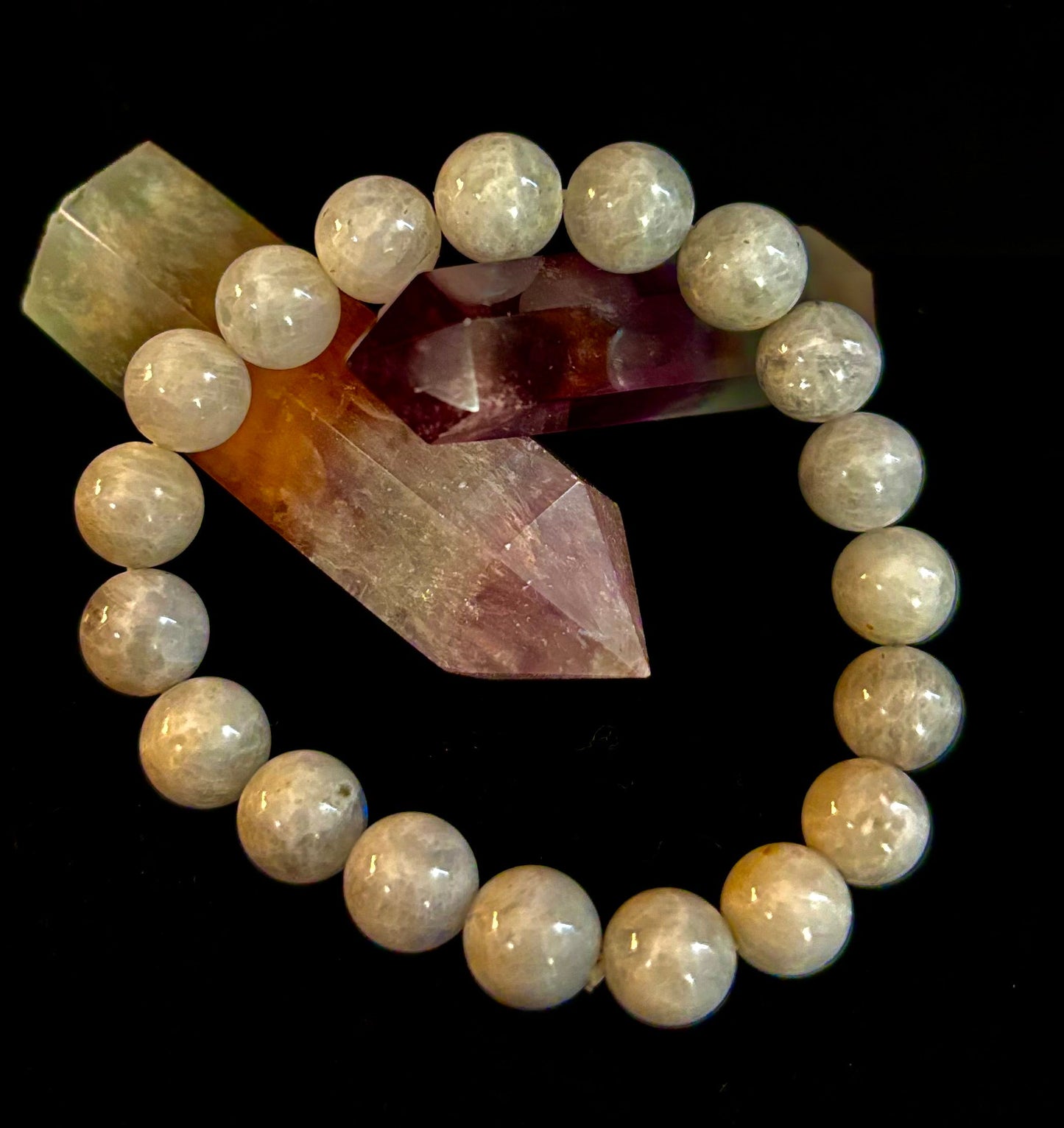 Pulsera energética de piedra luna arcoíris con reiki – Cuentas de 10 mm (muñeca mediana)
