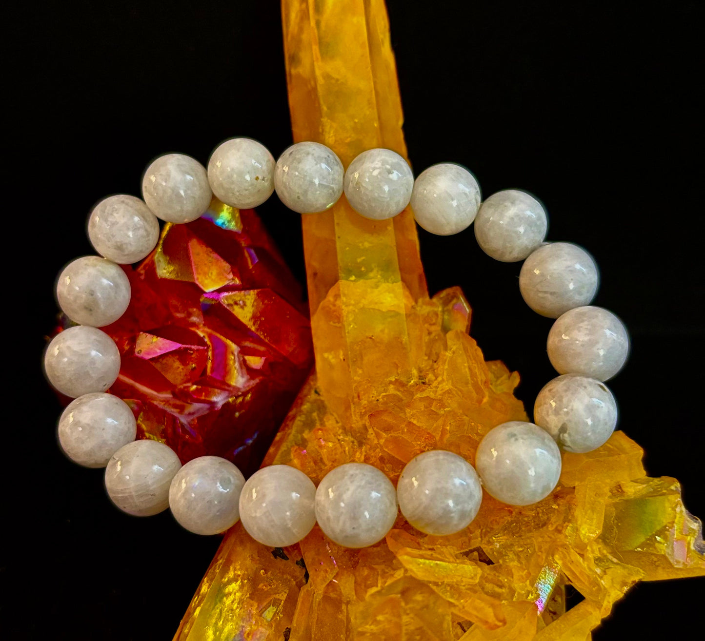 Pulsera energética de piedra luna arcoíris con reiki – Cuentas de 10 mm (muñeca mediana)