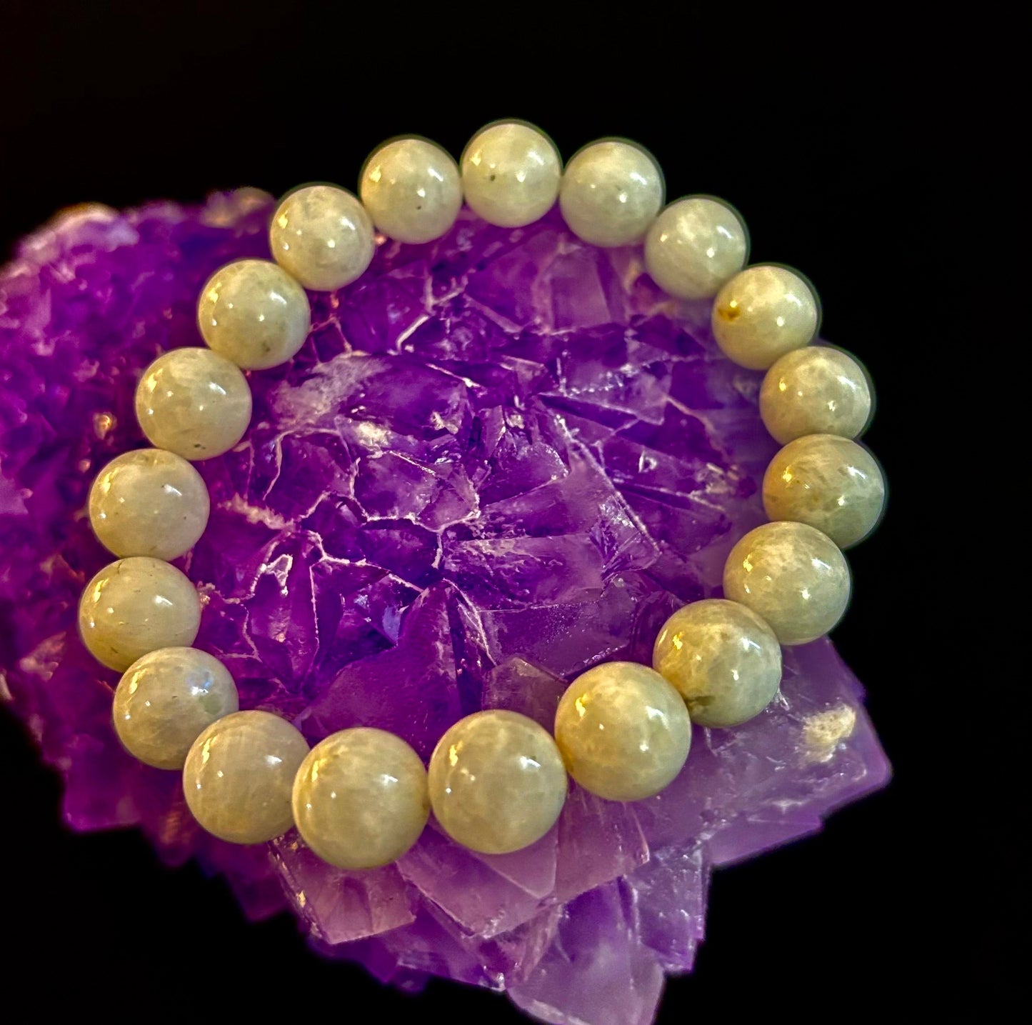Pulsera energética de piedra luna arcoíris con reiki – Cuentas de 10 mm (muñeca mediana)