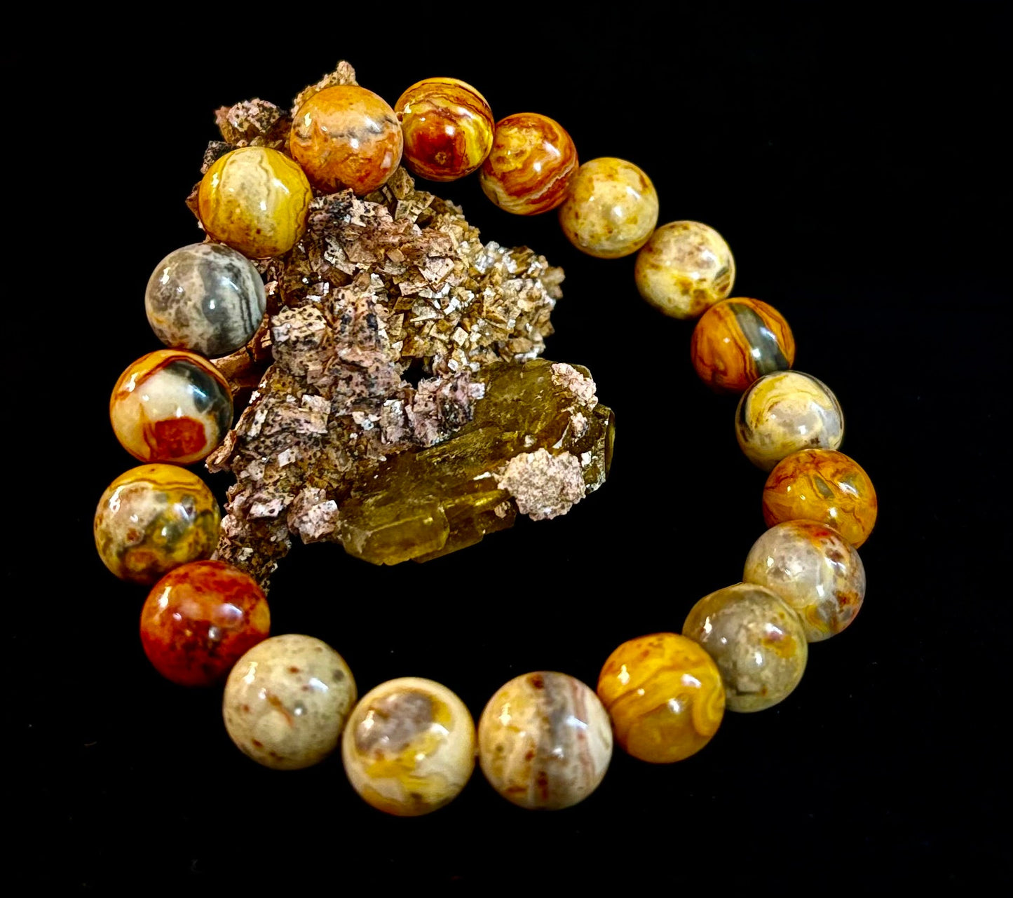 Pulsera de Ágata Encaje Loco, Infundida con Reiki, para Fuerza y Estabilidad – Cuentas de 10mm (Muñeca Mediana)
