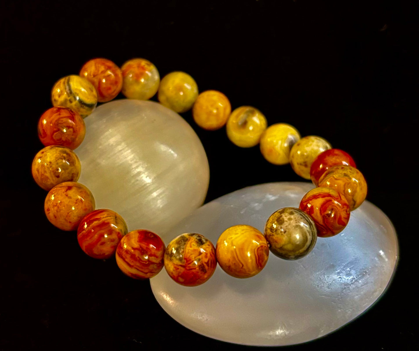 Pulsera de Ágata Encaje Loco, Infundida con Reiki, para Fuerza y Estabilidad – Cuentas de 10mm (Muñeca Mediana)