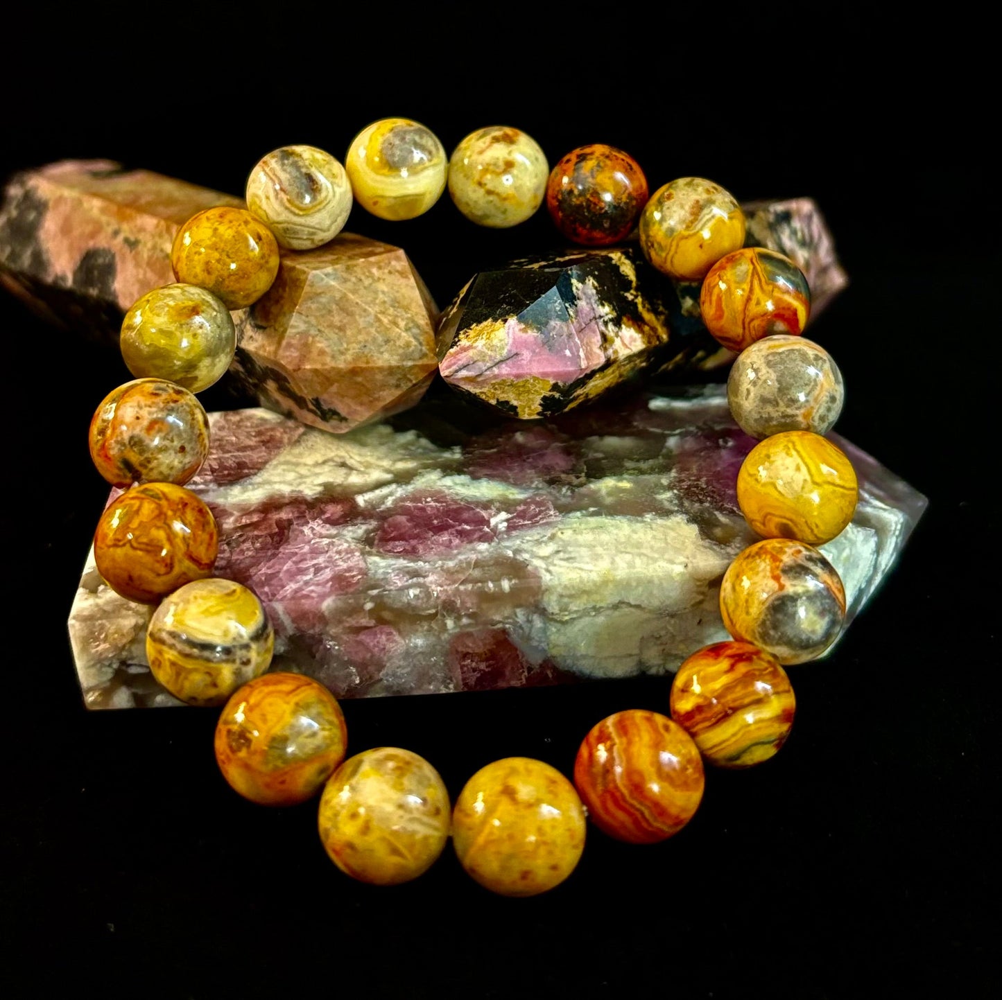 Pulsera de Ágata Encaje Loco, Infundida con Reiki, para Fuerza y Estabilidad – Cuentas de 10mm (Muñeca Mediana)