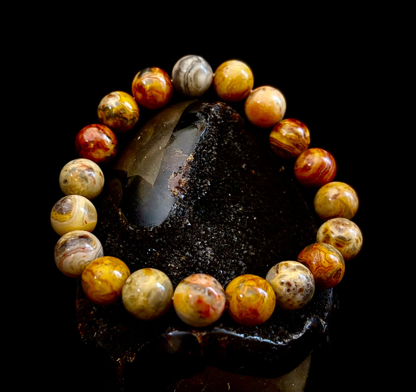 Pulsera de Ágata Encaje Loco, Infundida con Reiki, para Fuerza y Estabilidad – Cuentas de 10mm (Muñeca Mediana)