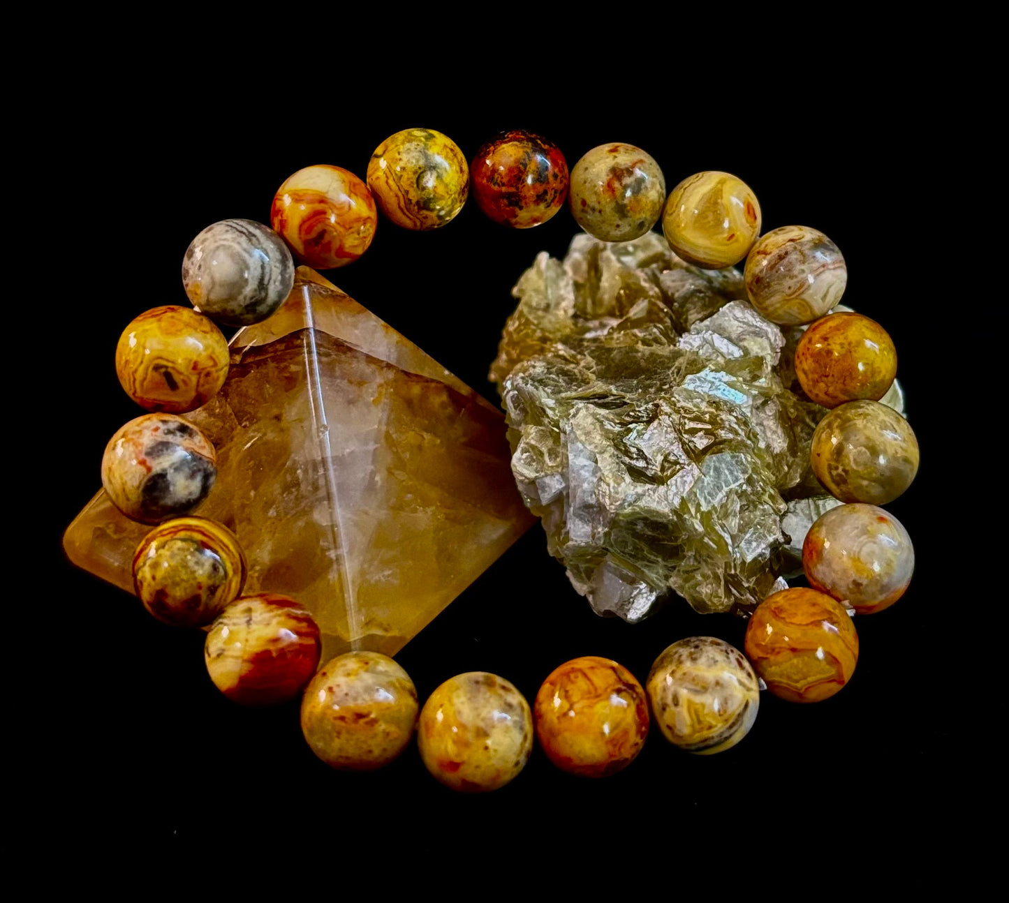 Pulsera de Ágata Encaje Loco, Infundida con Reiki, para Fuerza y Estabilidad – Cuentas de 10mm (Muñeca Mediana)