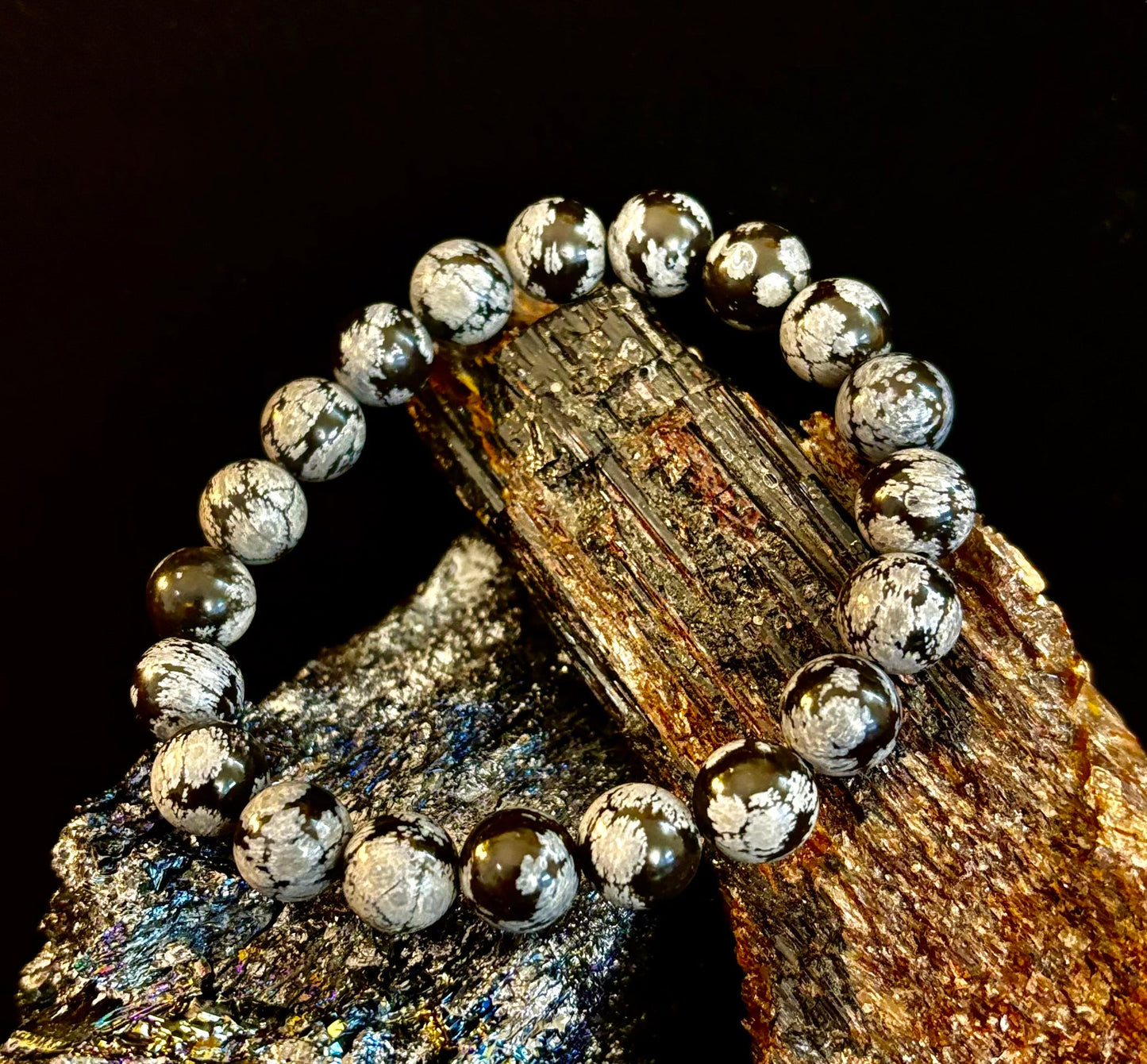 Pulsera de obsidiana copo de nieve con reiki – Protección, enraizamiento y equilibrio emocional de 10 mm (para muñecas medianas y grandes)