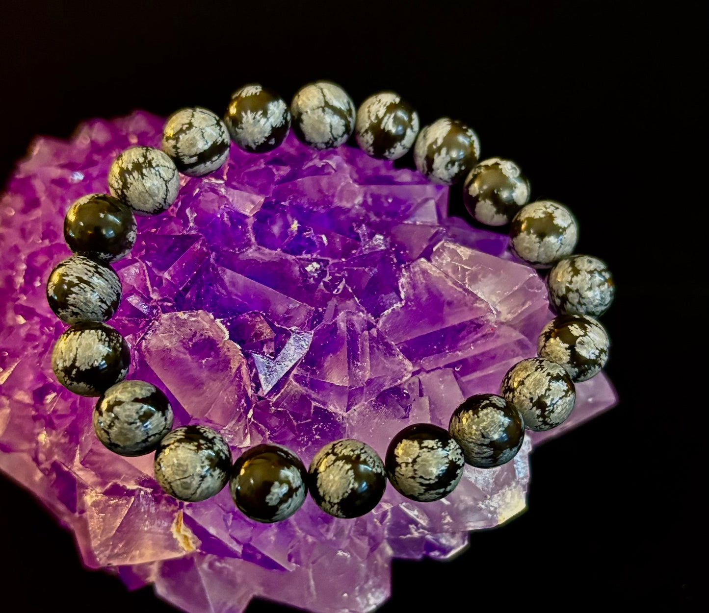 Pulsera de obsidiana copo de nieve con reiki – Protección, enraizamiento y equilibrio emocional de 10 mm (para muñecas medianas y grandes)