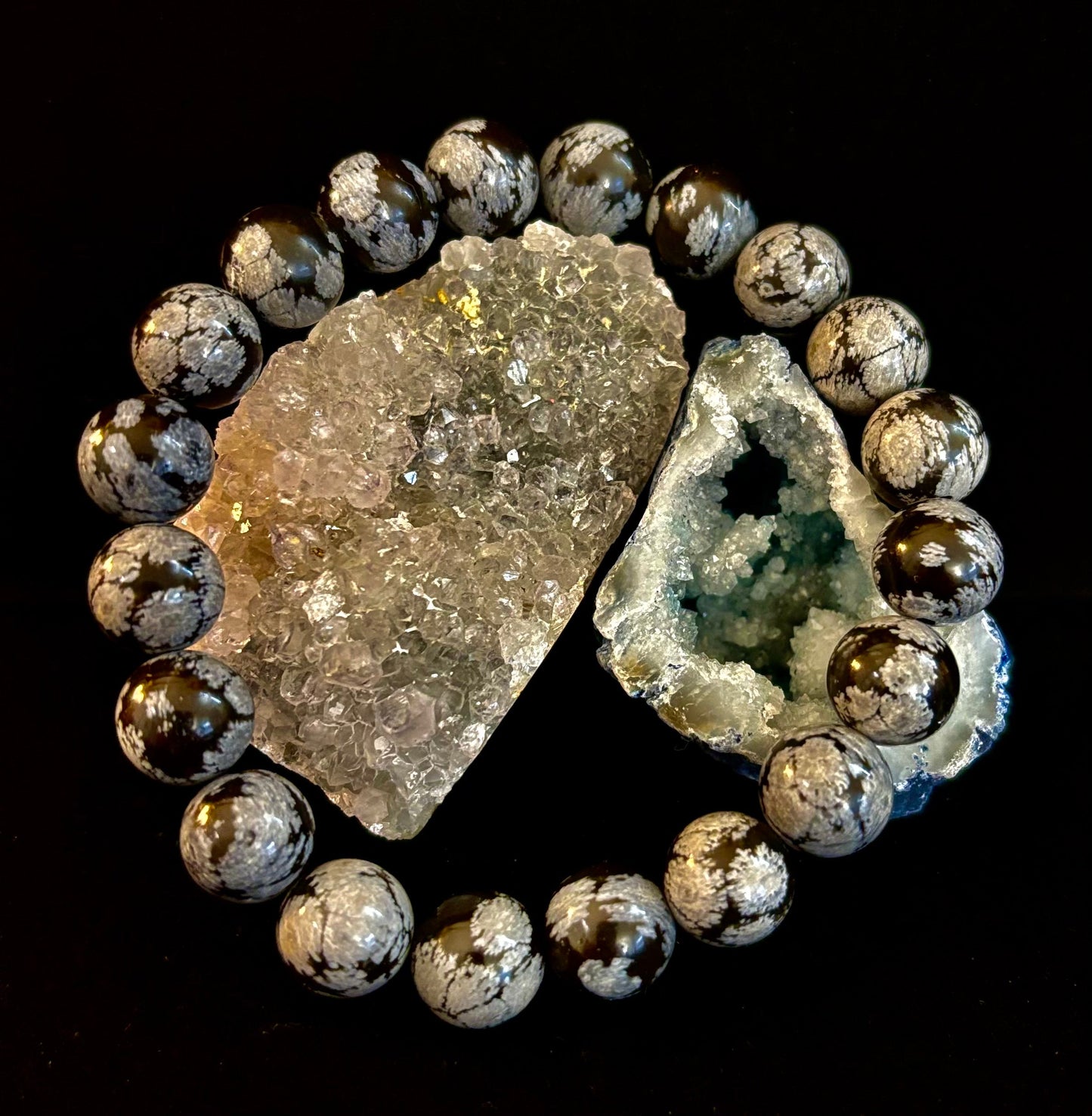 Pulsera de obsidiana copo de nieve con reiki – Protección, enraizamiento y equilibrio emocional de 10 mm (para muñecas medianas y grandes)