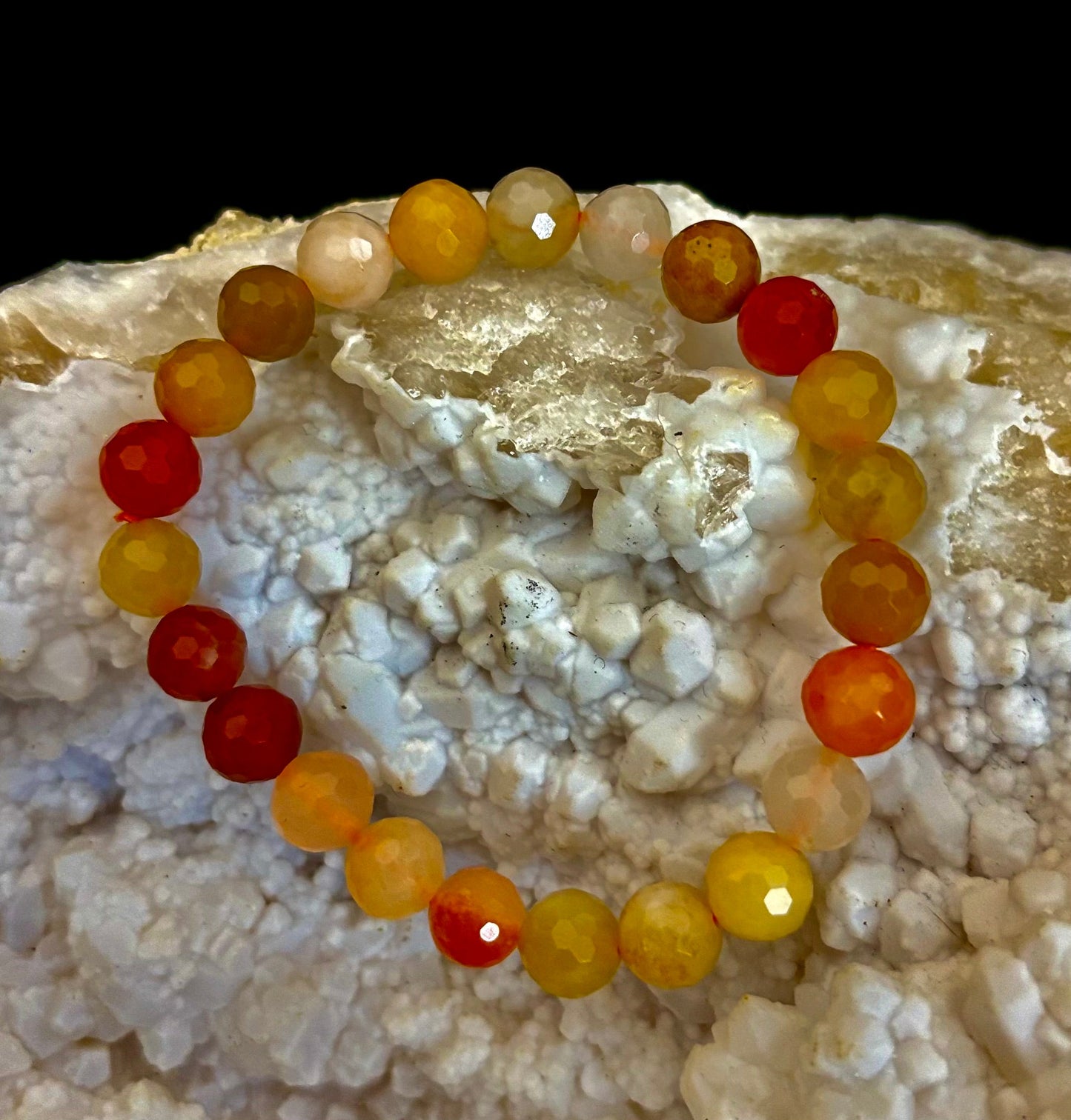 Pulsera de Aventurina Naranja Brillante con Corte Poliédrico – 8mm (Muñeca Mediana) | Piedra de la Confianza y la Creatividad Infundida con Reiki