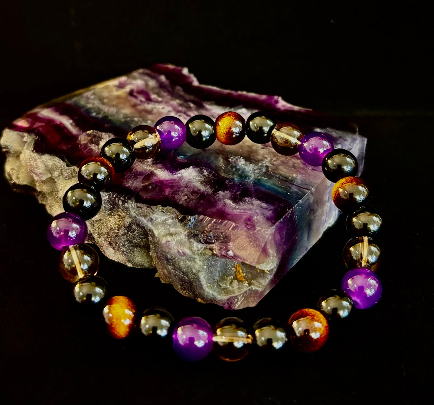 Pulsera Enfoque Tranquilo – Amatista, Ojo de Tigre y Cuarzo Ahumado