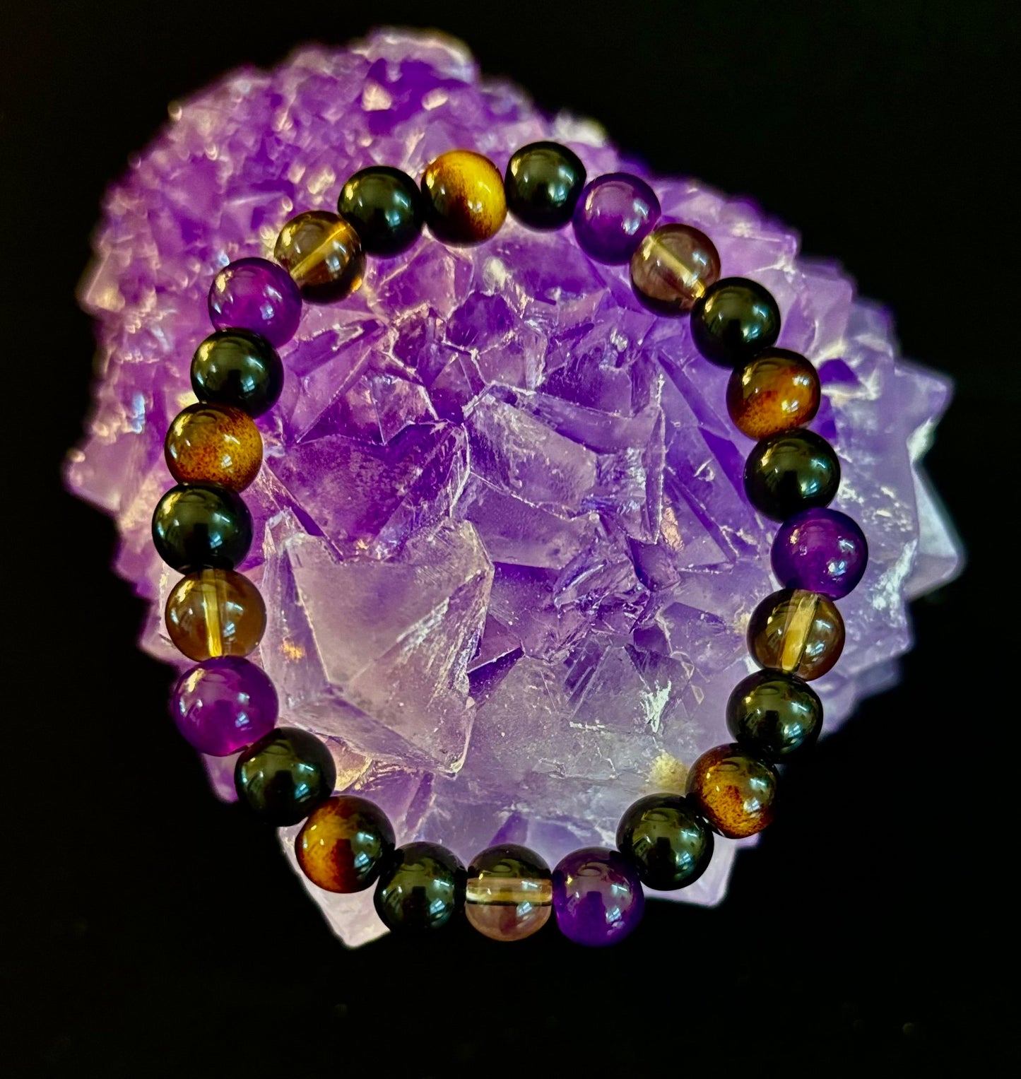 Pulsera Enfoque Tranquilo – Amatista, Ojo de Tigre y Cuarzo Ahumado