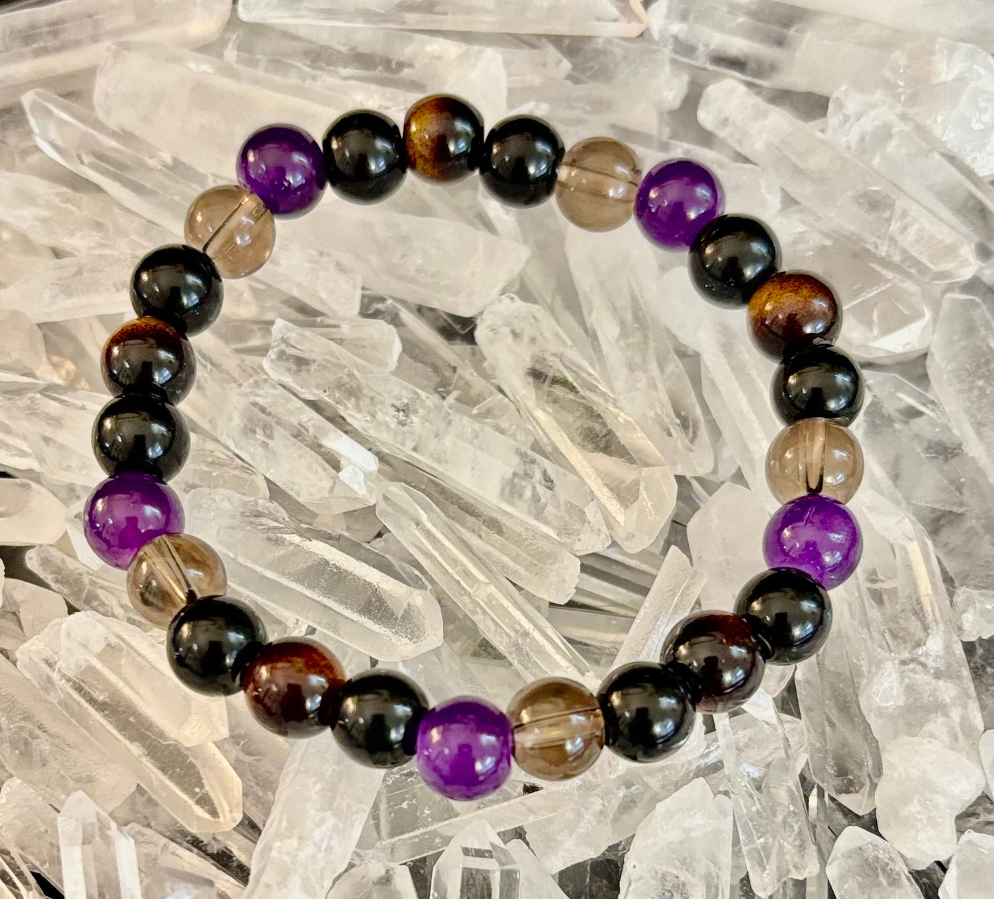 Pulsera Enfoque Tranquilo – Amatista, Ojo de Tigre y Cuarzo Ahumado