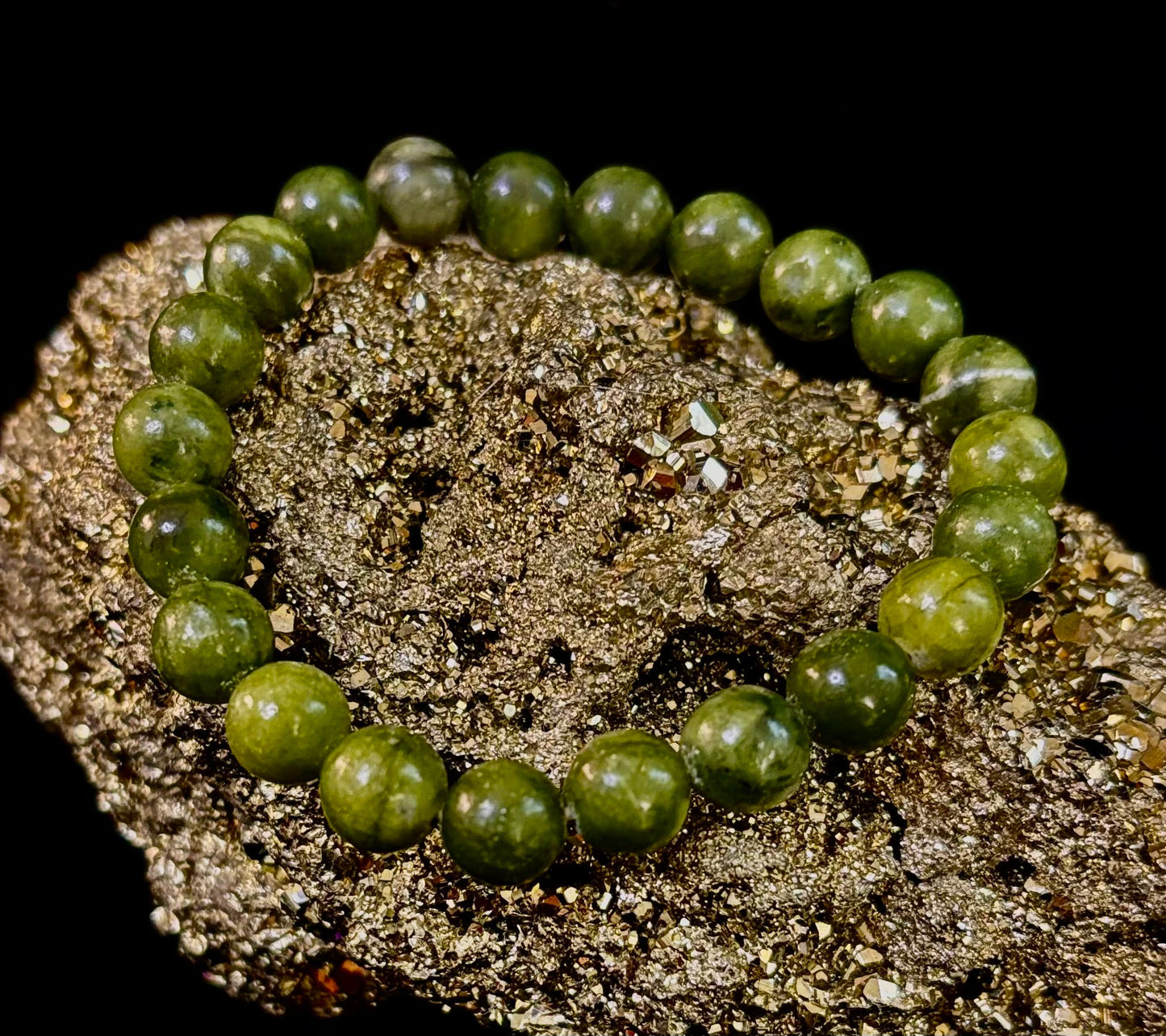 Pulsera de jade nefrita infundida con Reiki – Abundancia, protección y armonía