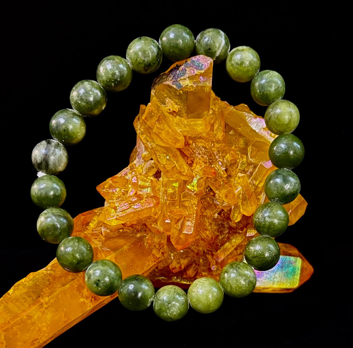Pulsera de jade nefrita infundida con Reiki – Abundancia, protección y armonía