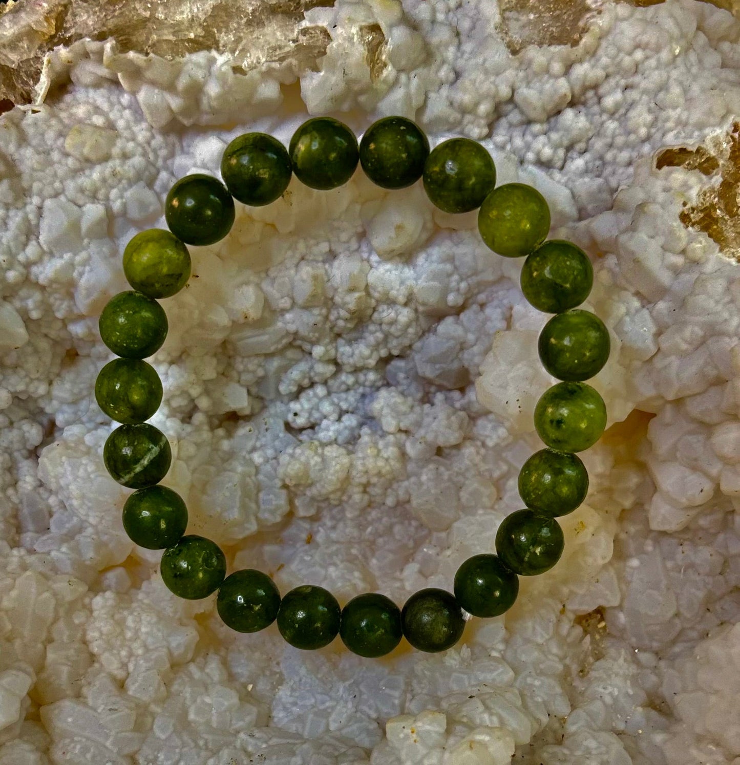 Pulsera de jade nefrita infundida con Reiki – Abundancia, protección y armonía