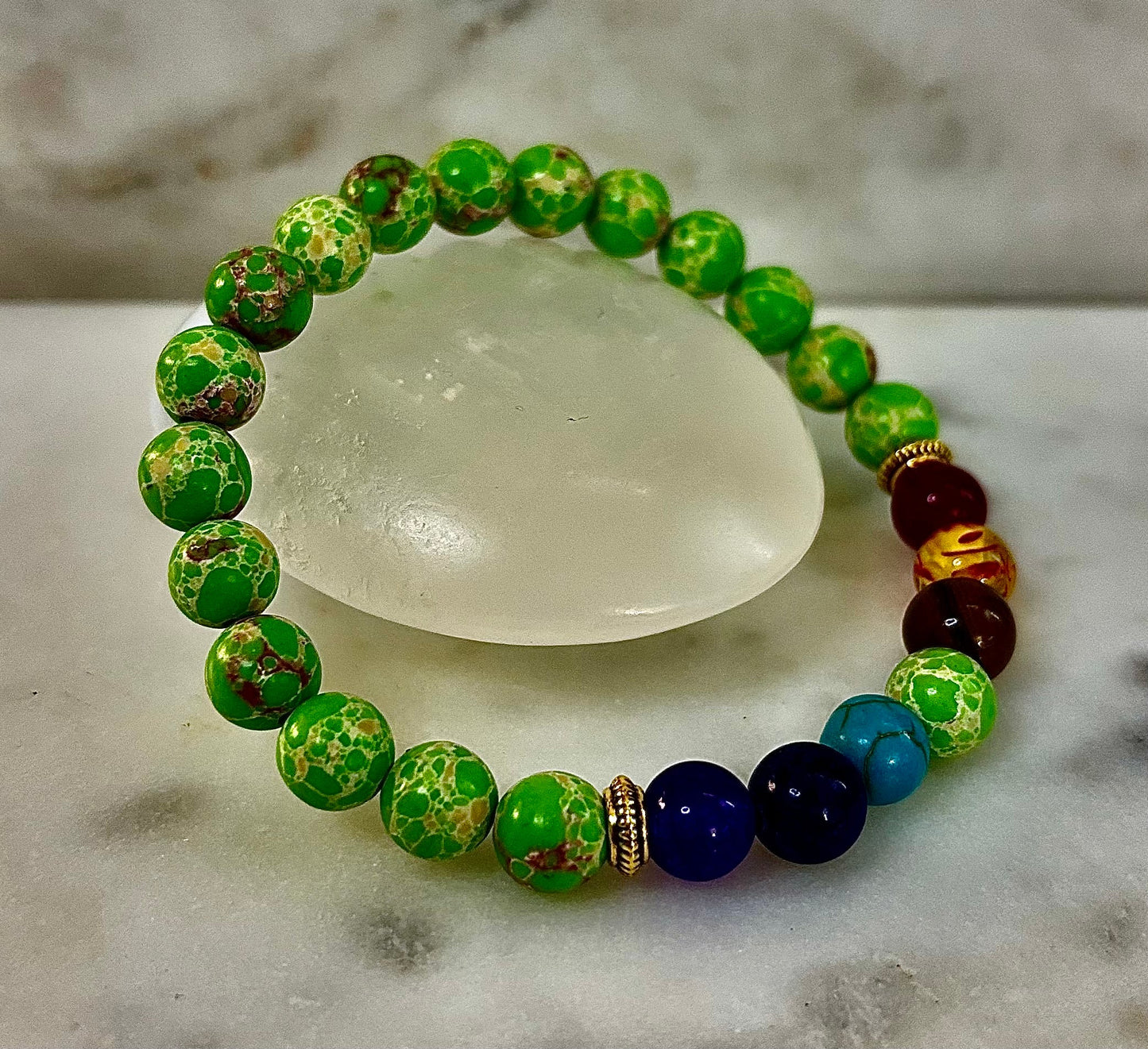 Pulsera Curativa de 7 Chakras con Jaspe Sedimentario Verde – Equilibrio, Alineación y Enraizamiento