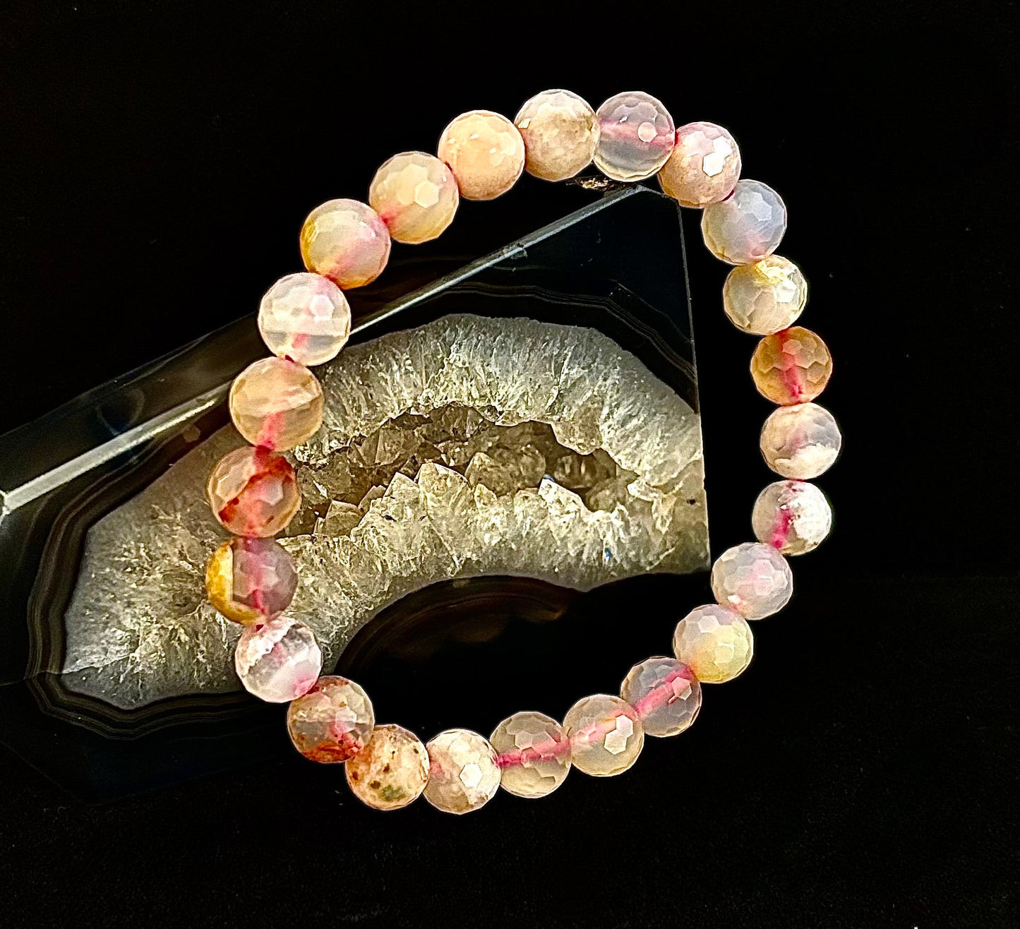 🌸 Pulsera de ágata de flor de cerezo tallada en poliedro – 8 mm (Muñeca mediana)