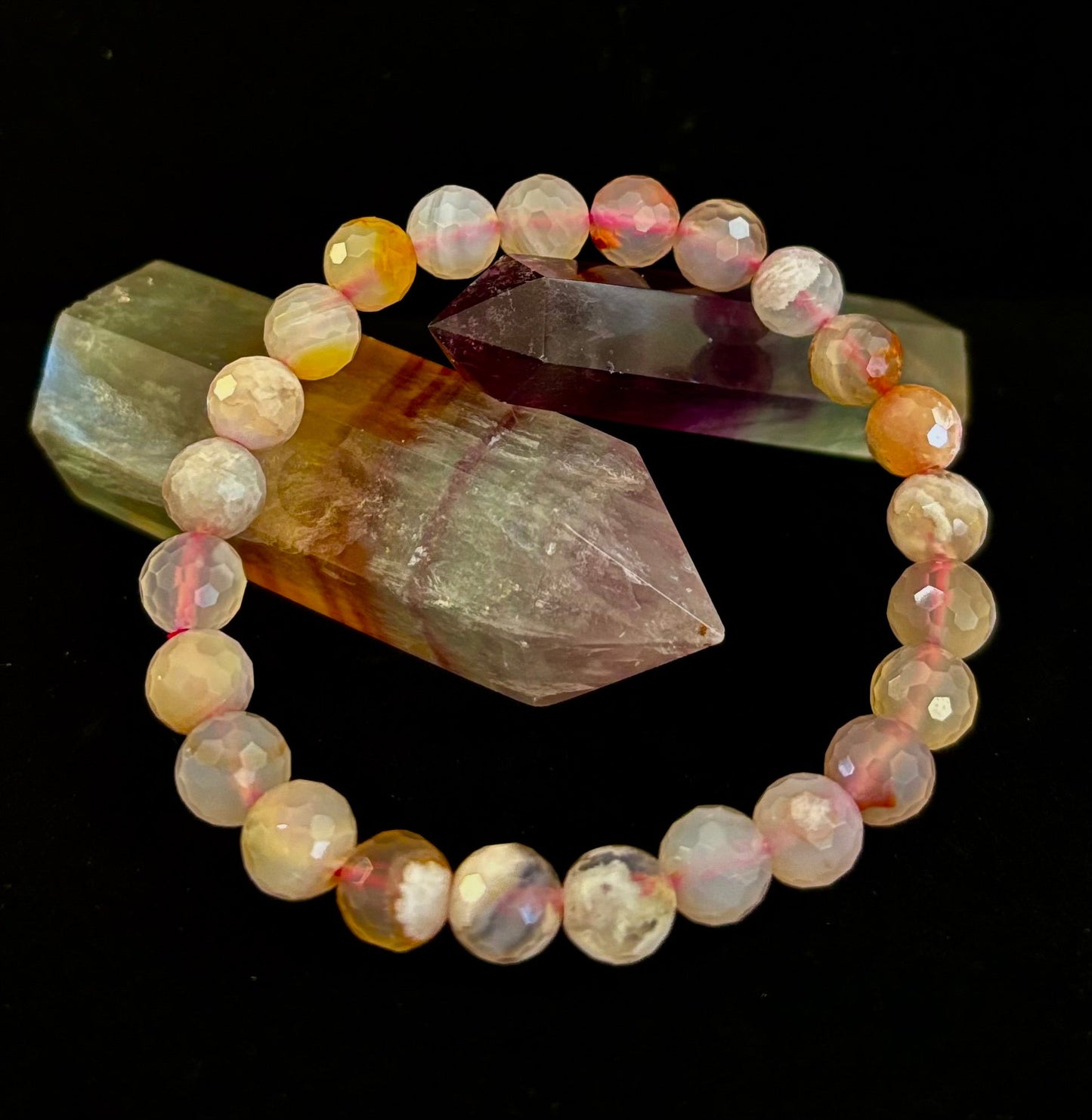 🌸 Pulsera de ágata de flor de cerezo tallada en poliedro – 8 mm (Muñeca mediana)
