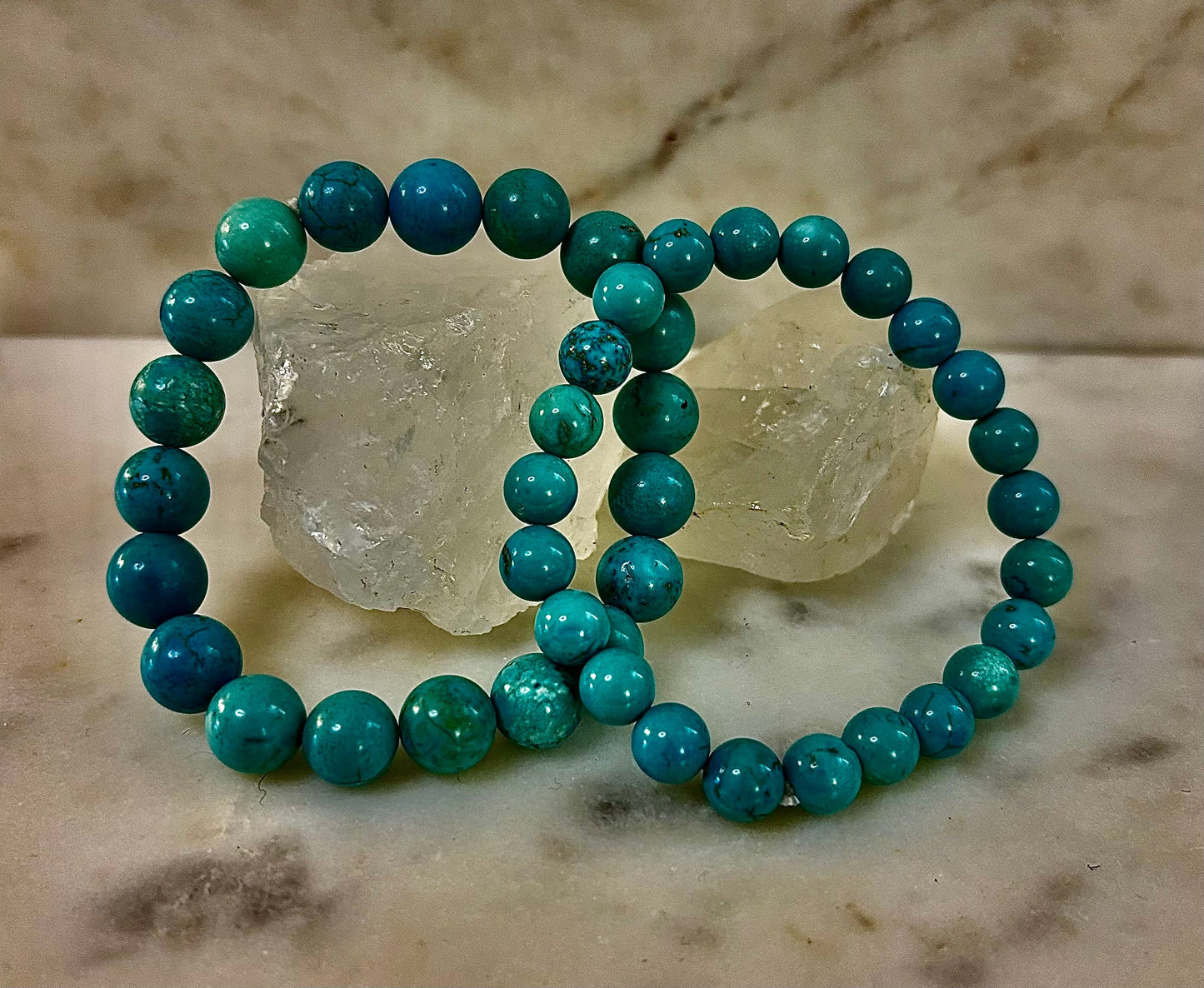 Pulsera de Cuentas de Howlita Turquesa Natural – Piedras de 8mm y 10mm para Calma y Protección (Muñecas Medianas)
