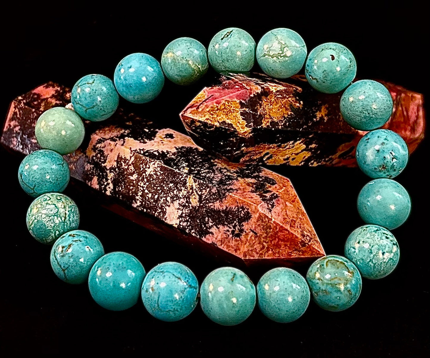 Pulsera de Cuentas de Howlita Turquesa Natural – Piedras de 8mm y 10mm para Calma y Protección (Muñecas Medianas)