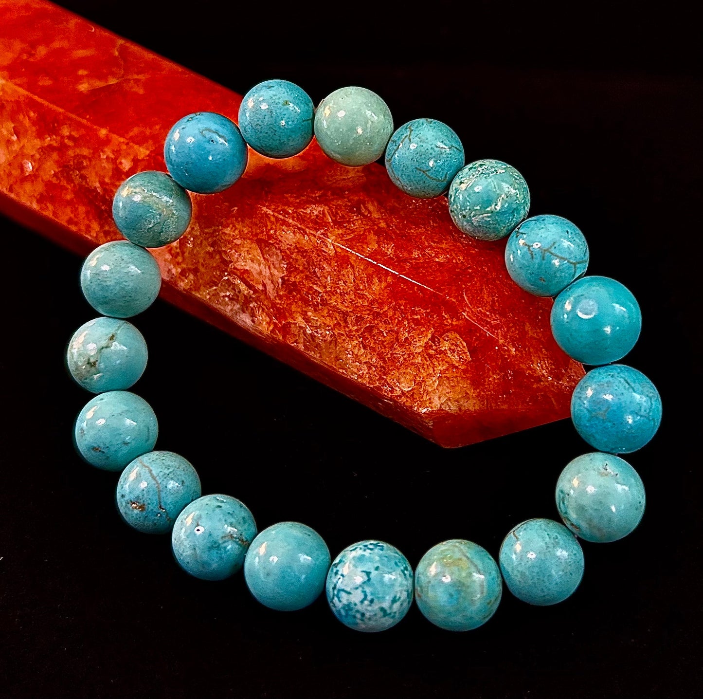 Pulsera de Cuentas de Howlita Turquesa Natural – Piedras de 8mm y 10mm para Calma y Protección (Muñecas Medianas)