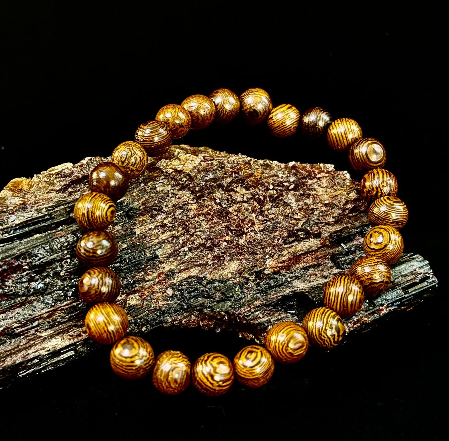 Pulsera de cuentas de madera Barely There – Estilo tierra ultraligero para hombres (muñecas grandes)