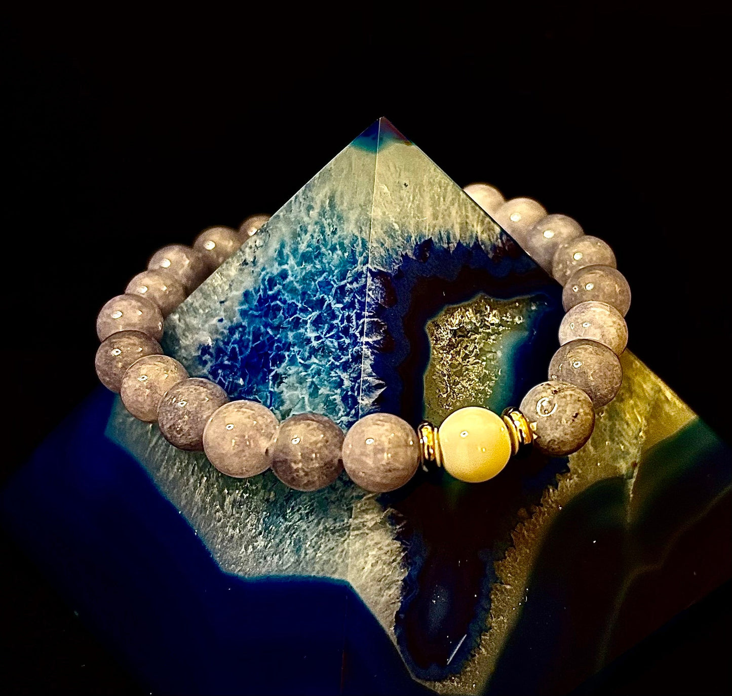 Pulsera Armonía Angelical – Angelita y Porcelana Blanca (Infusión Reiki | Muñecas Medianas)