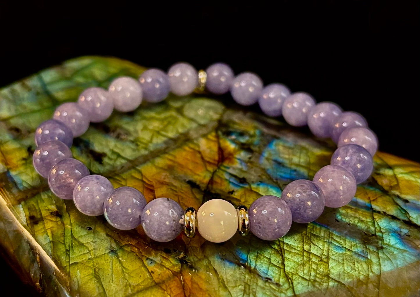 Pulsera Armonía Angelical – Angelita y Porcelana Blanca (Infusión Reiki | Muñecas Medianas)