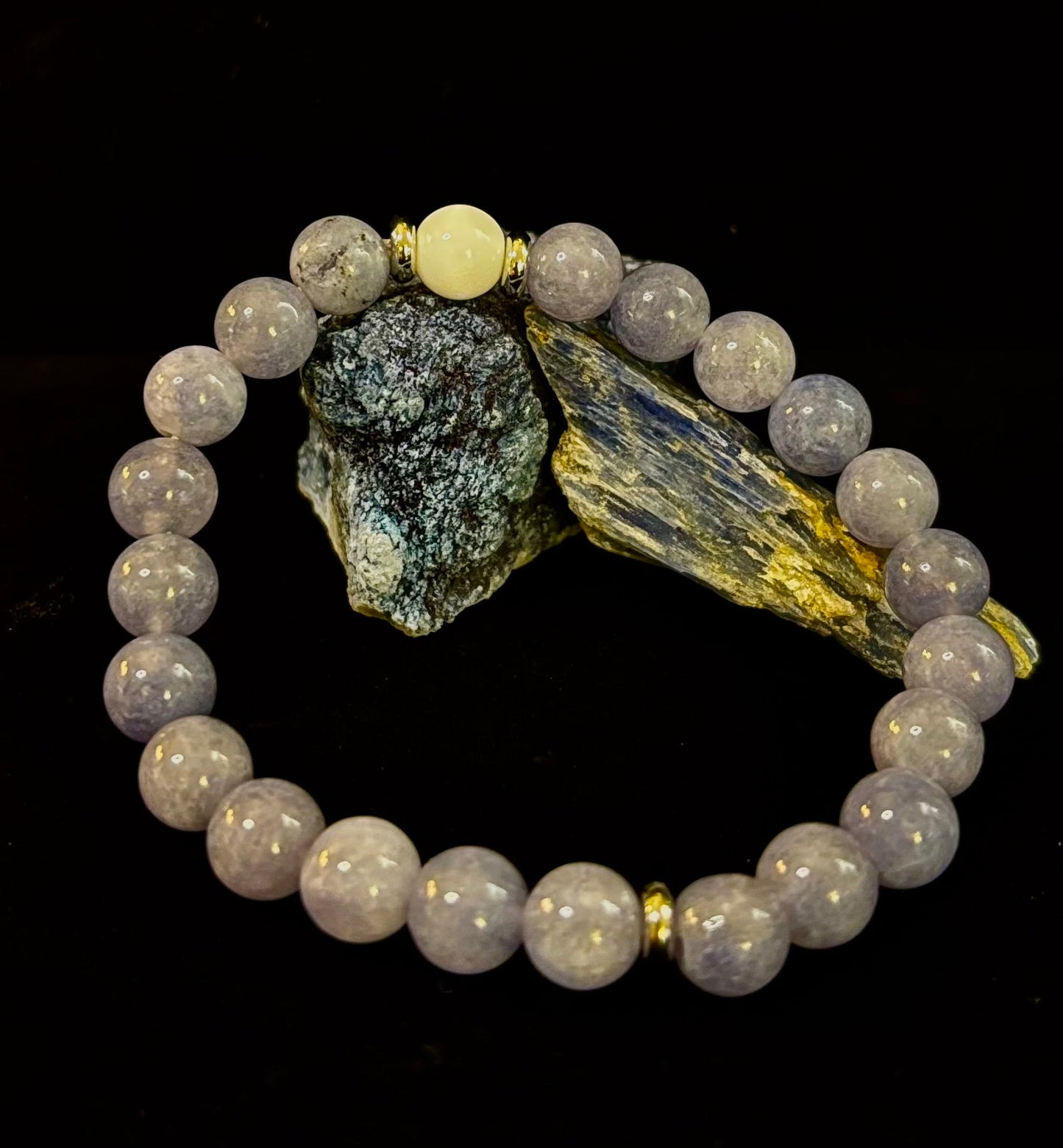 Pulsera Armonía Angelical – Angelita y Porcelana Blanca (Infusión Reiki | Muñecas Medianas)