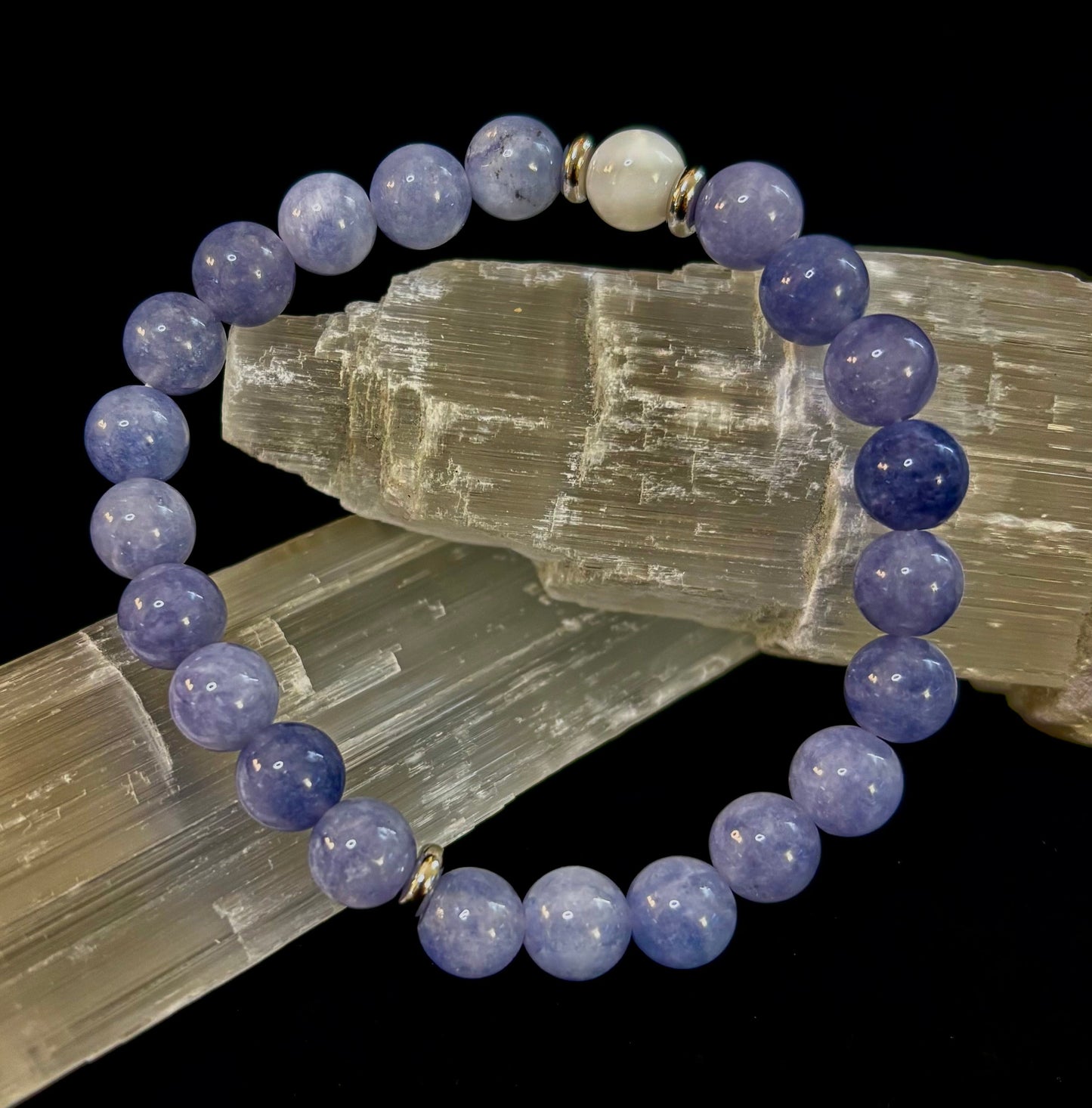 Pulsera Armonía Angelical – Angelita y Porcelana Blanca (Infusión Reiki | Muñecas Medianas)
