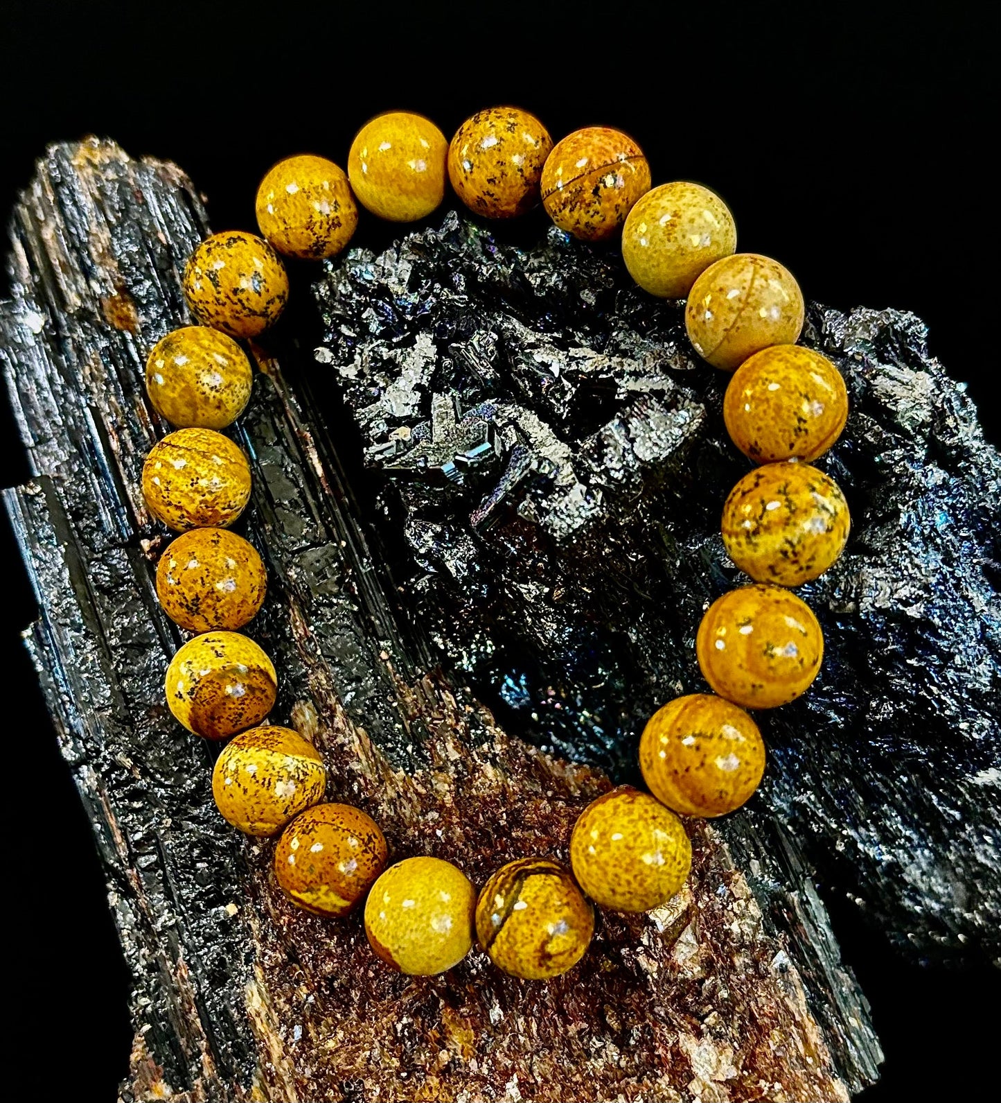 Pulsera de jaspe con imagen Viaje Terrestre – Infusión Reiki de 10mm (Muñecas Medianas-Grandes)