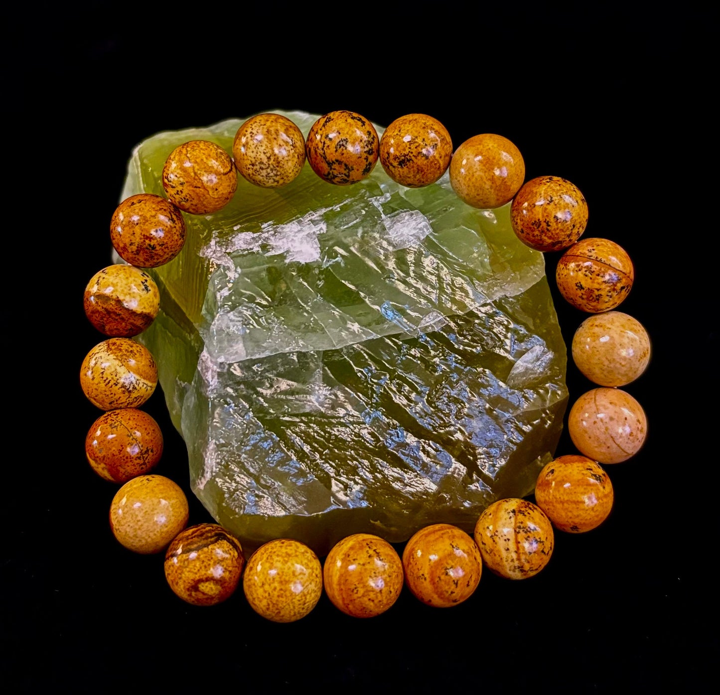 Pulsera de jaspe con imagen Viaje Terrestre – Infusión Reiki de 10mm (Muñecas Medianas-Grandes)