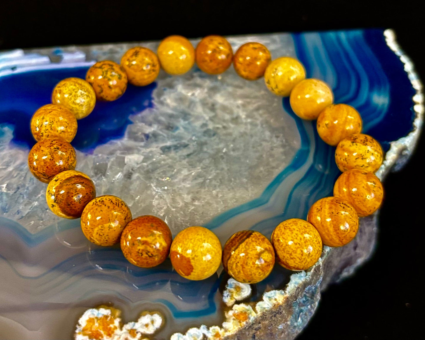 Pulsera de jaspe con imagen Viaje Terrestre – Infusión Reiki de 10mm (Muñecas Medianas-Grandes)
