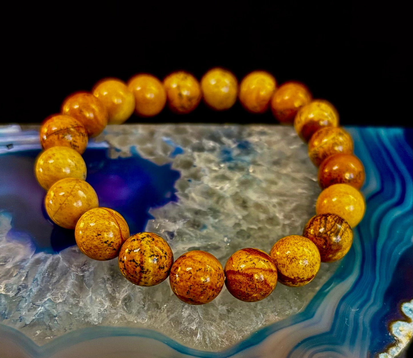Pulsera de jaspe con imagen Viaje Terrestre – Infusión Reiki de 10mm (Muñecas Medianas-Grandes)