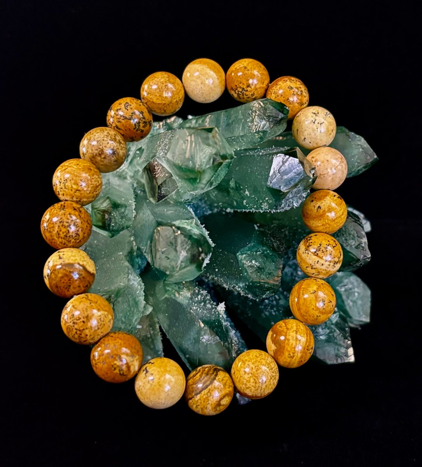 Pulsera de jaspe con imagen Viaje Terrestre – Infusión Reiki de 10mm (Muñecas Medianas-Grandes)