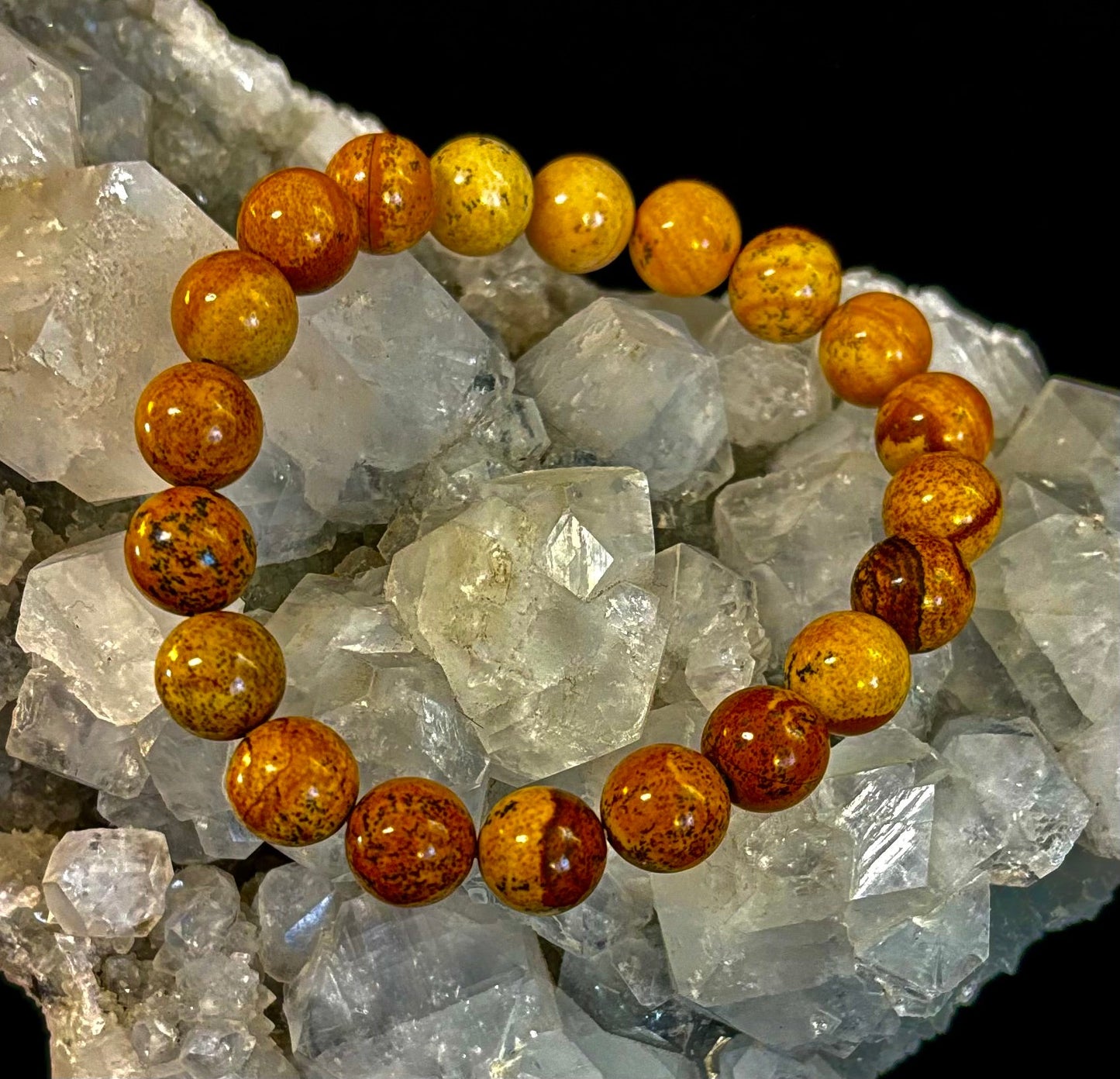 Pulsera de jaspe con imagen Viaje Terrestre – Infusión Reiki de 10mm (Muñecas Medianas-Grandes)