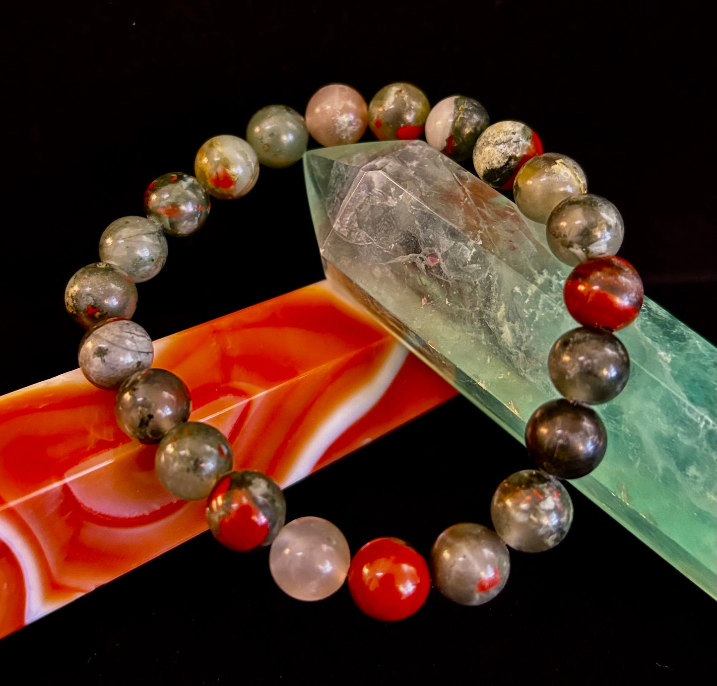 Pulsera de piedra de sangre africana - Pulsera de cuentas de coraje, fuerza y enraizamiento (8mm o 10mm)