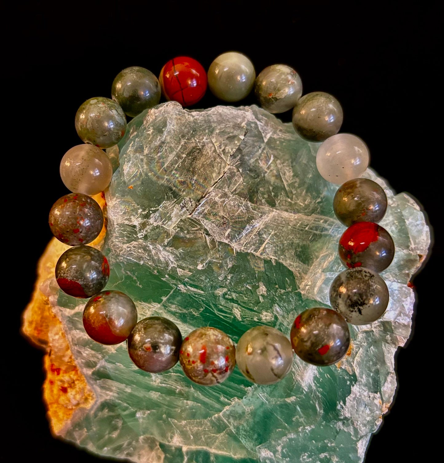 Pulsera de piedra de sangre africana - Pulsera de cuentas de coraje, fuerza y enraizamiento (8mm o 10mm)