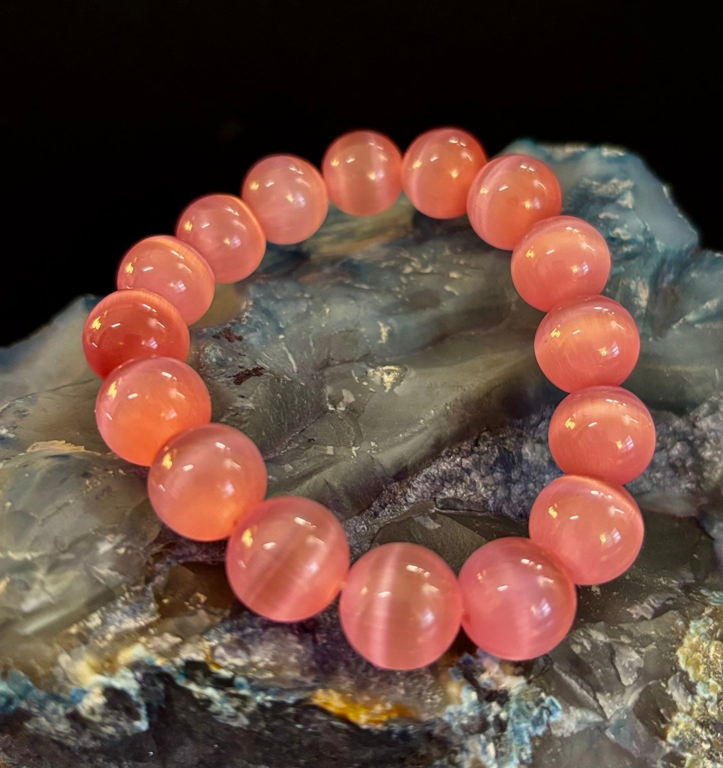Pulsera Ojo de Gato Rosa (Cuentas de 12mm) – Pulsera Atrevida con Brillo Declarativo
