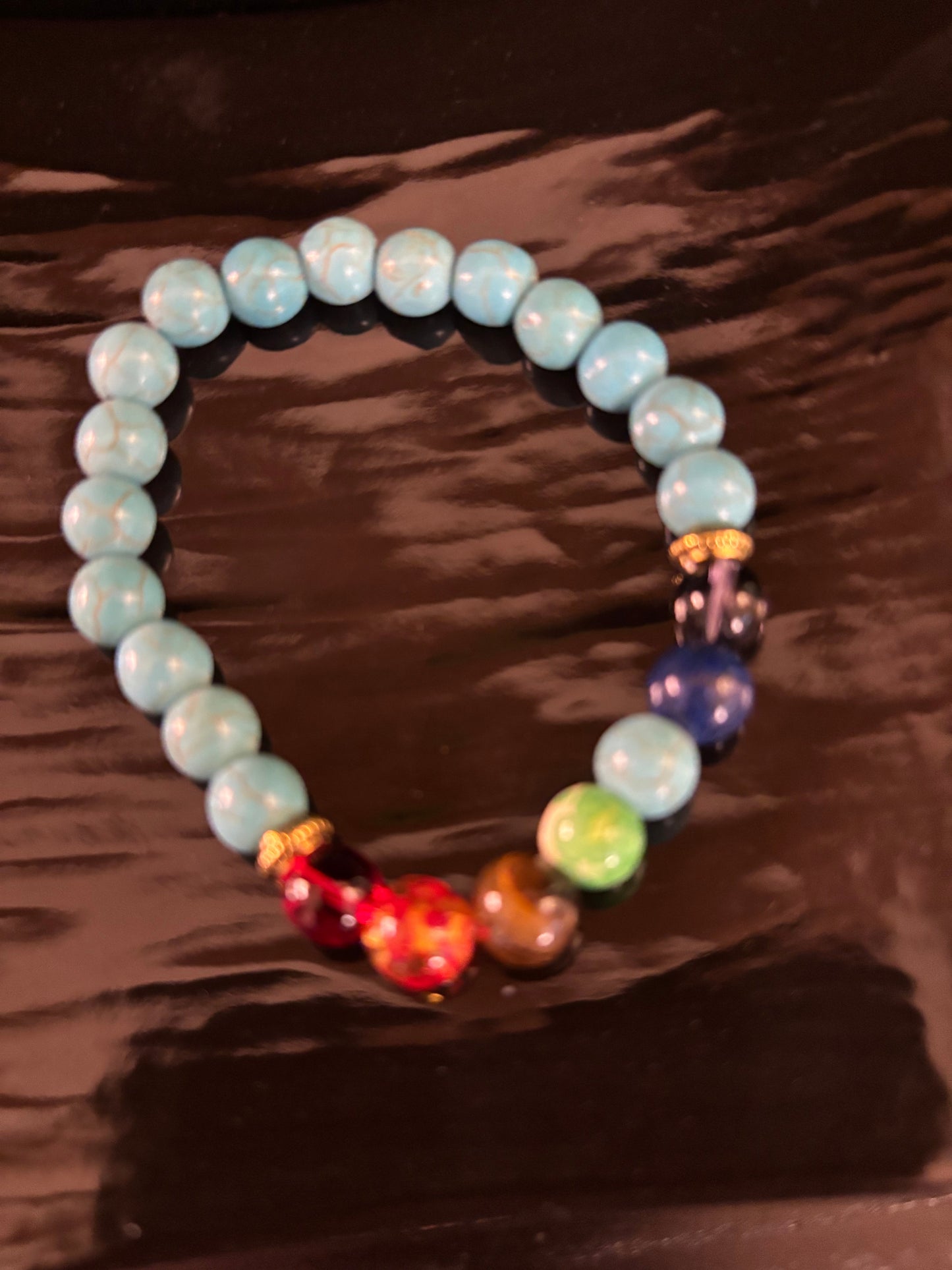 Pulsera curativa de chakras – Cuentas de energía de howlita turquesa con piedras de chakras